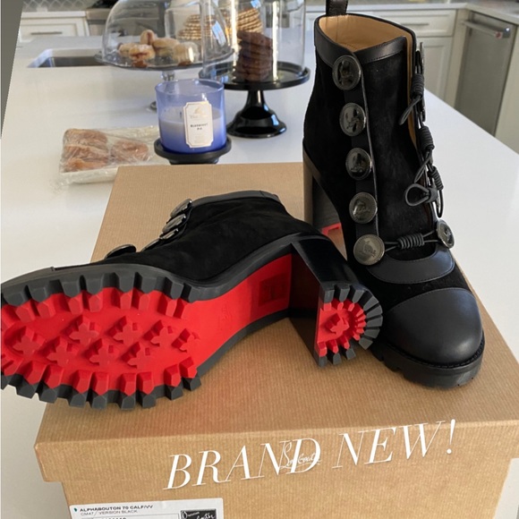 Brand New in Box, Louboutin Size 37 - Picture 2 of 4